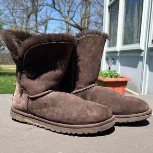 Bailey Button Brown Ugg Boots Size 8